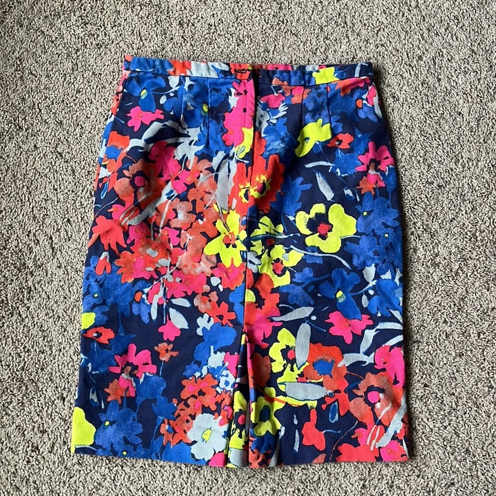 Loft floral pencil skirt size 4 - Picture 2 of 7
